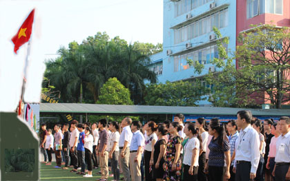 Trường CĐ Kinh tế-Tài chính Thái Nguyên tổ chức chào cờ đầu tháng 6-2017.